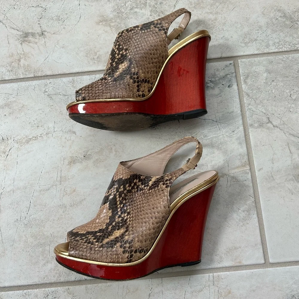 Dries Van Noten Python Snakeskin Sandals Platform Wedge Pumps Peep Toe
Size 39.5 - Picture 4 of 16